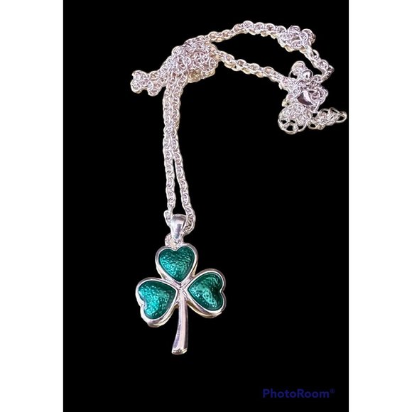 Shamrock Necklace Pendant 18 inch Chain St Patrick's Day Parade Party Ir… - Picture 3 of 12
